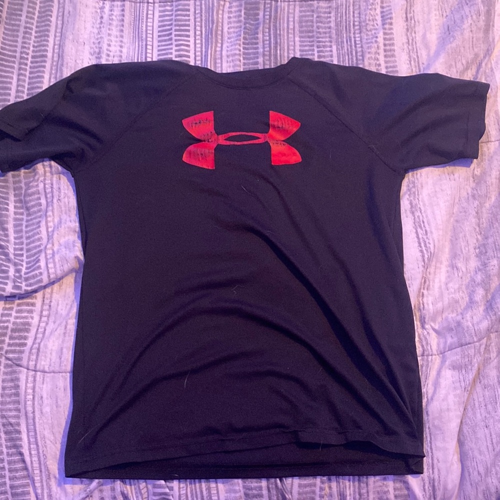Red and black boys under armour t shirt